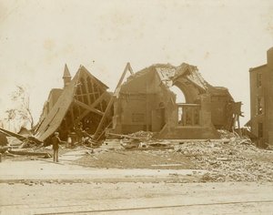 山岳での被害セントルイスの1896年の竜巻からの騎兵隊教会 作： Samborsky